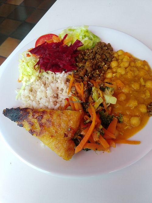 Main plate, meal of the day at Rico Pues in Bucaramanga