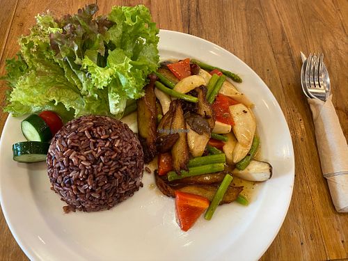 Dal menù vegano at Ohkajhu Organic Restaurant in Bangkok