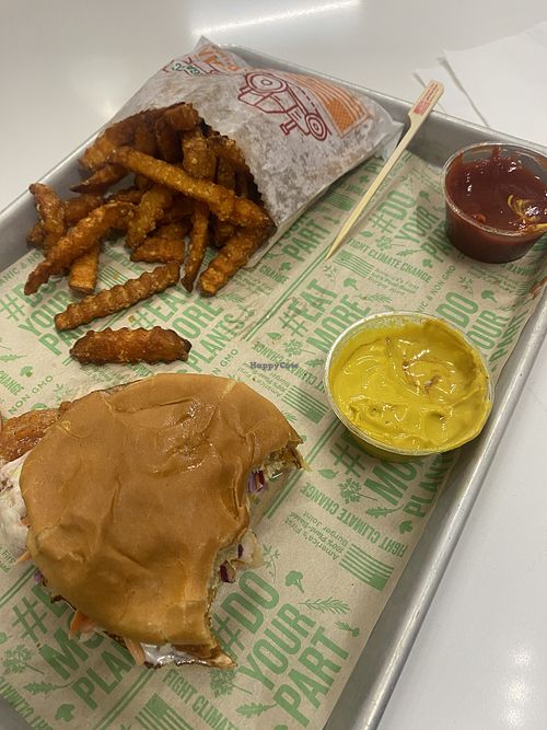 Digging In - Close-Up while Listening to Doble P 😛🎶  at Next Level Burger - Potrero Hill in San Francisco