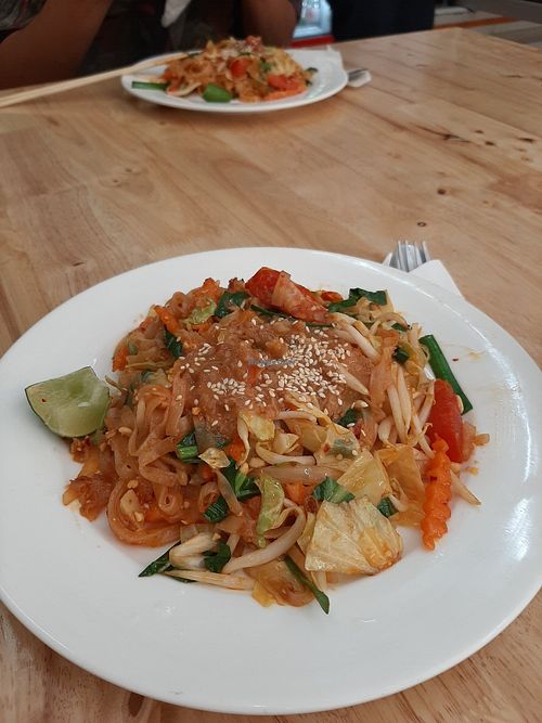 Vegan Pad Thai at Rest Inn in Bangkok