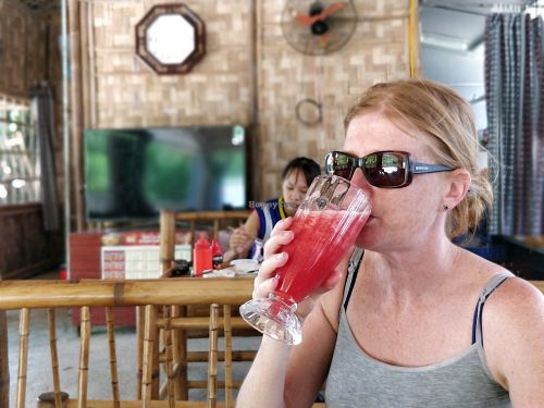 watermelon smoothie with no milk or sugar at Quan 3 Chi Em in Mai Chau