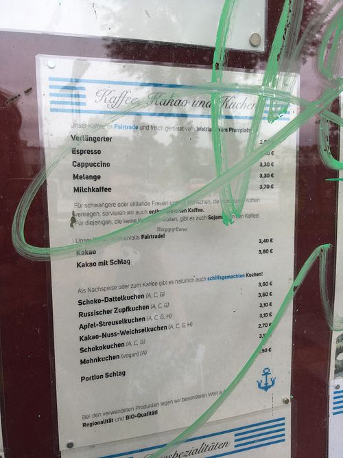 offersvegan cake at Salonschiff Fräulein Florentine in Linz