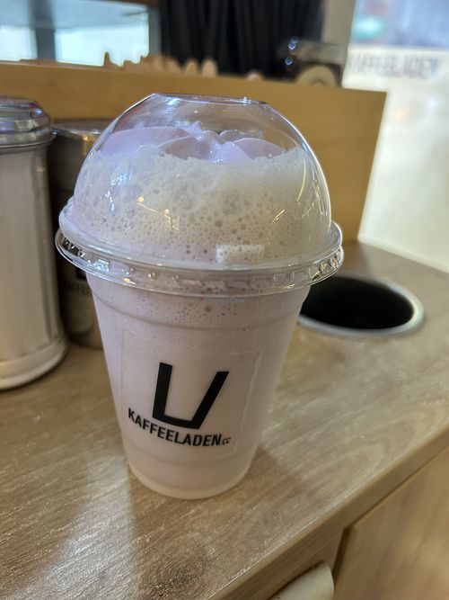 Ube Chocolate 5,90€  at Kaffeeladen in Linz
