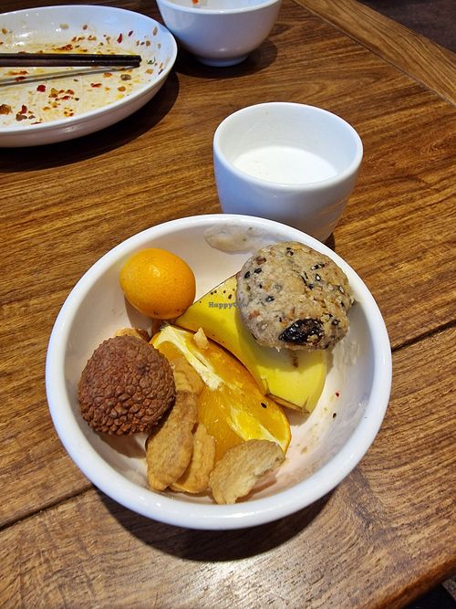 Some sweet items at Sù Mǎn Xiāng 素满香 - Wujiaochang in Shanghai