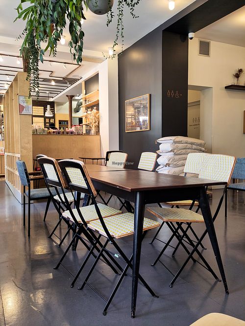 Eat-in space at Chambelland in Paris