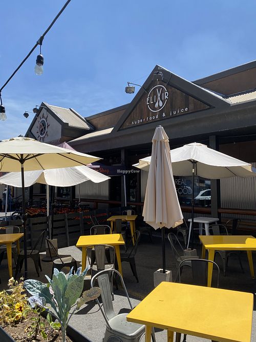 Outside seating at Elixir in Mammoth Lakes