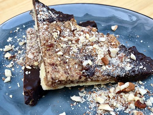 nut wedges at Noah's Restaurant in Mainz