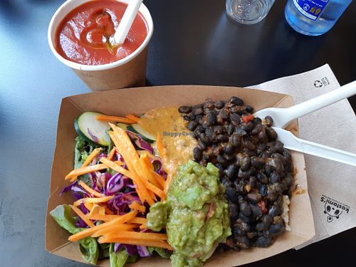 Daily menu / beetroot soup + burrito bowl at kastami'S in Vigo