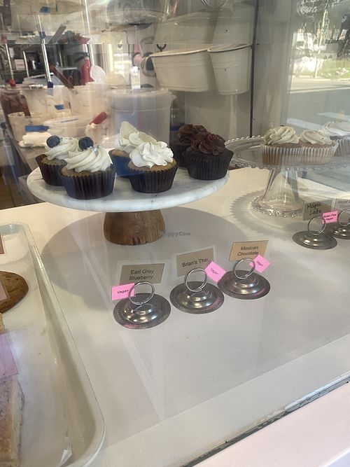 Also Recommend the Earl Grey Blueberry! 🫐😛 #Veganuary at Angel Cakes in Oakland