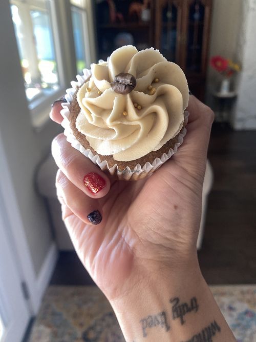 Maple Latte Vegan Cupcake 🧁 Next Day - Still Delicious #Veganuary at Angel Cakes in Oakland