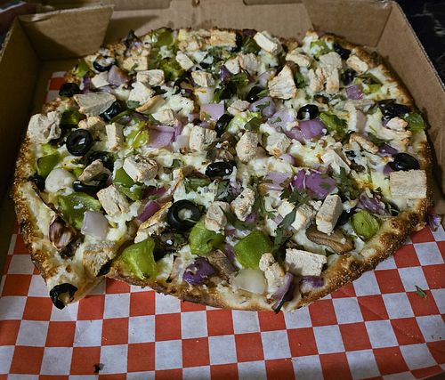 Vegan Bombay Garlic Chicken at Pizza Twist in Fresno