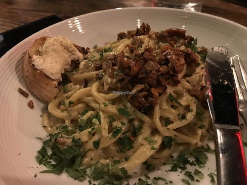 carbonara at Pura Vita in West Hollywood