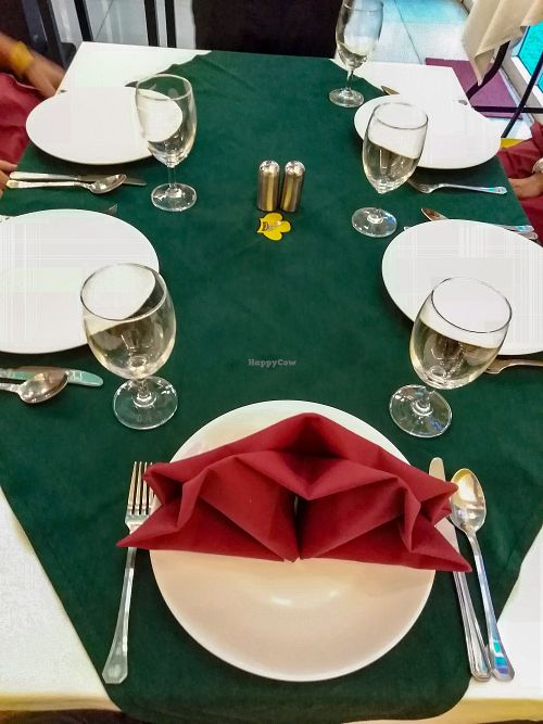 Table at 3 Idiots The Veggie Hub in Pattaya