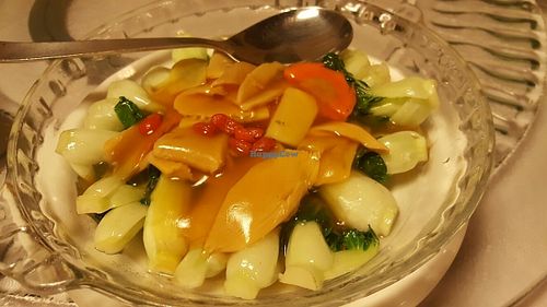 Bailing Mushroom w stir fried vegetables at Eight Treasures Vegetarian 八宝素食馆 in Central Singapore