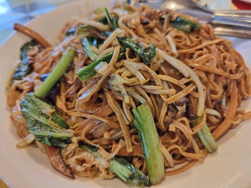Braised Yee Fu Noodles
干烧伊面
 at Eight Treasures Vegetarian 八宝素食馆 in Central Singapore