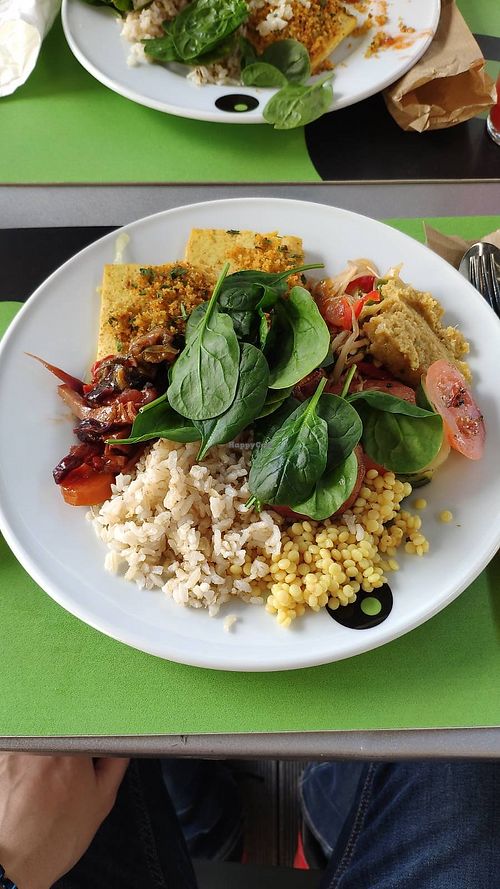 Tofu, Seitan, Hummus, spinach,... at Green Pepper in Lisbon