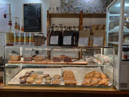 Tasty vegan baked goods at I Need Coffee in Granada