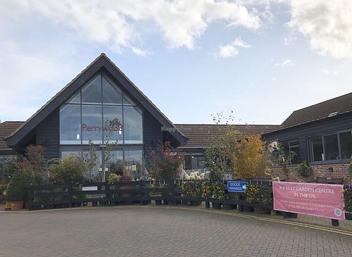 Entrance at Perrywood Garden Centre in Inworth