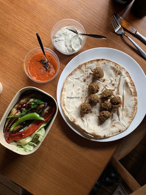 Libanese Flatbread with falafel and grilled veggies 🤤 at Rebelicious in Oostelbeers