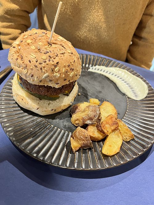 Burger  at Zazie in Verona