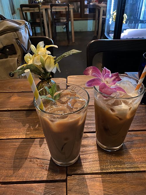 Thai ice teas (right side is non vegan) at Ssong Thai in Seoul