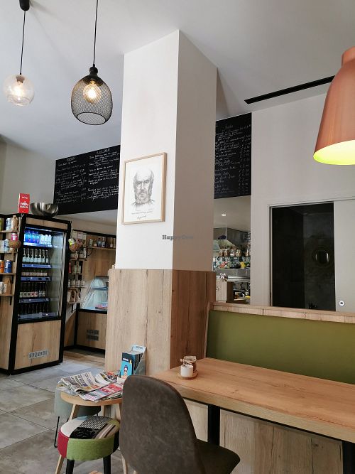 Super nice atmosphere at Peanut's Café in Sainte-maxime