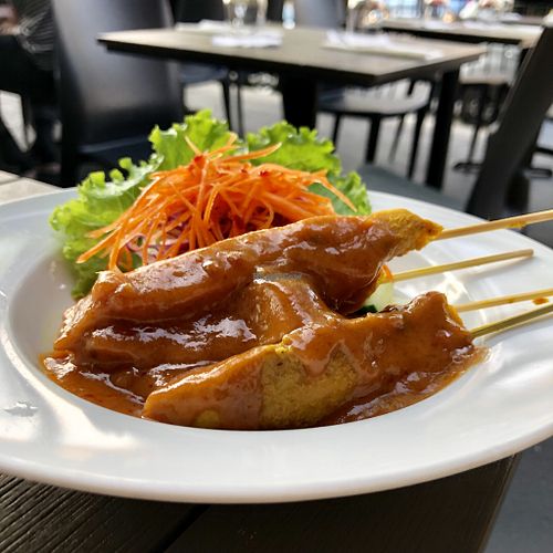 Brochettes de poulet végétal at ChuChai in Montreal