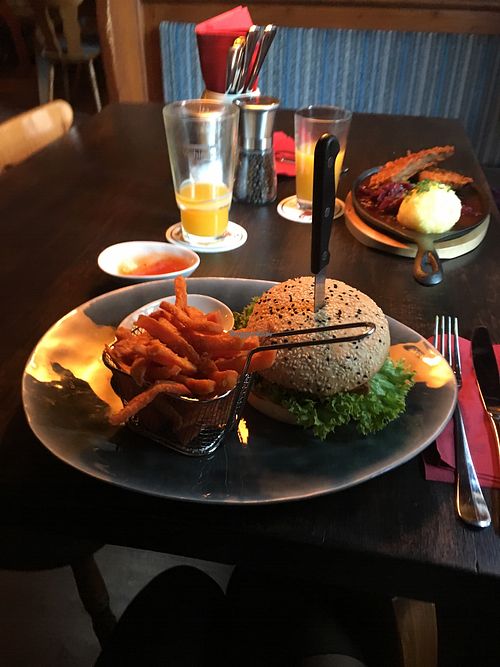 Pulled Jackfruit Burger with Coleslaw  at Bodhi in Augsburg