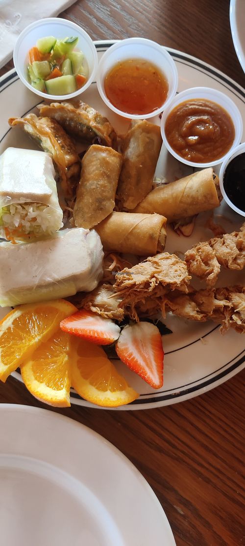 Vegan assorted starter at Sab Lai Thai Kitchen in San Diego
