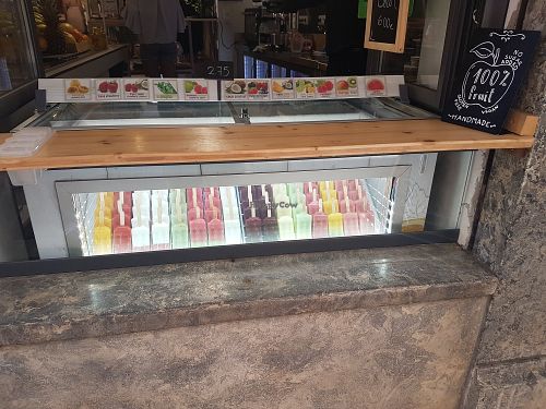 Popsicle street sale at Angel Agudo in Mallorca