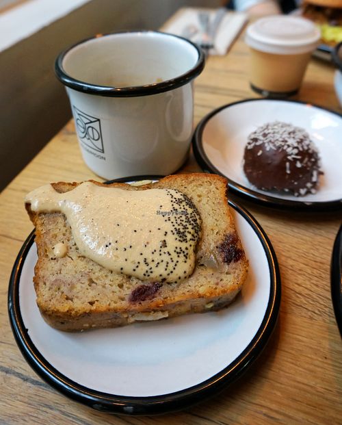 Banana bread + Bounty at Wild & The Moon - Saint Honoré in Paris