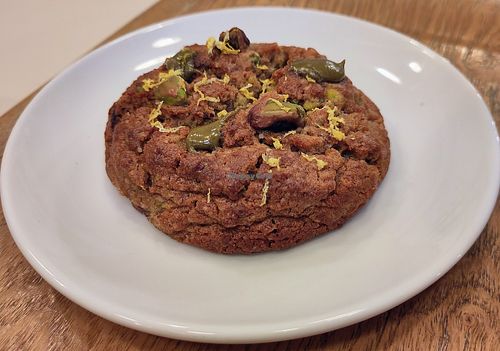 Pistachio cookie at Wild & The Moon - Saint Honoré in Paris