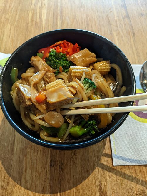 "de hippe vegetariër" vegan stirfry at Eazie in Tilburg