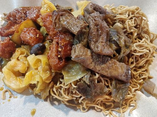 Economic noodles with curry vegetables, tao pok, lock meat etc at Zhu Lin Vegetarian 竹林素食 in West Singapore
