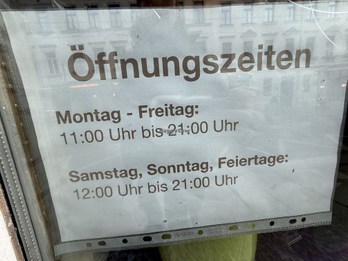 opening hrs  at Phu Hung in Dresden