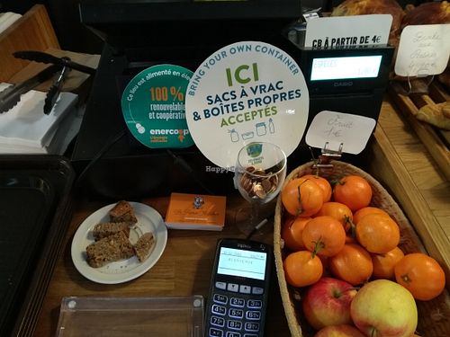 you can bring you own bag! Limiting our waste should be our responsabilities.. at Les Frères Chapelier - Boulangerie Artisanale Bio in Toulouse