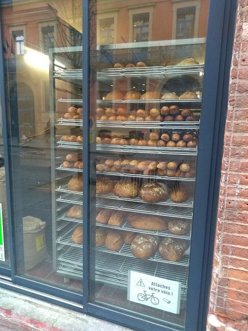 From the outside at Les Frères Chapelier - Boulangerie Artisanale Bio in Toulouse