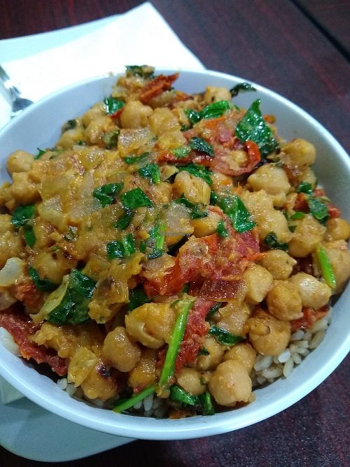 Chickpeas amd sundried tomatoes at Tivoni Vegan Kitchen & Bakery in Lancaster