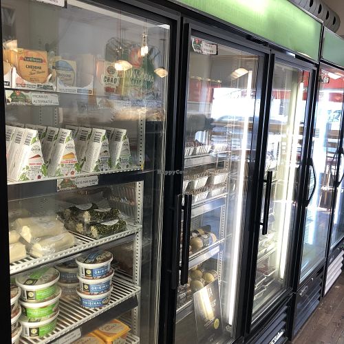 Comptoir à emporter et épicerie at Aux Vivres - St Laurent in Montreal