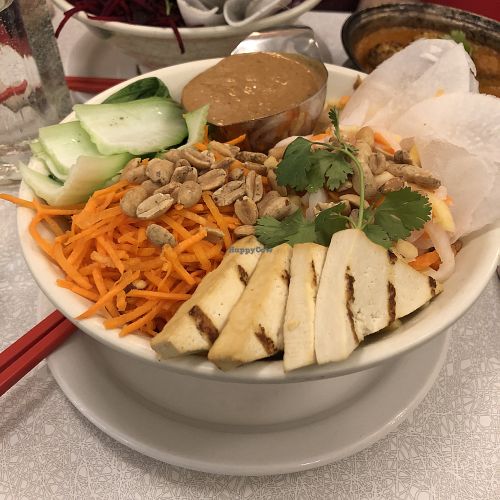 Bol Thaï avec tofu at Aux Vivres - St Laurent in Montreal