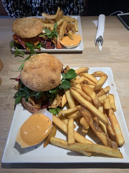   at Café Gustav in Ronne