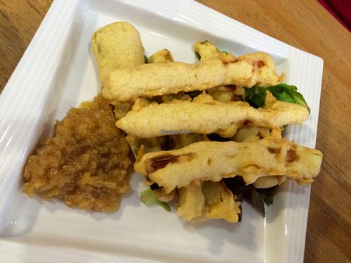 Fried vegetables with raisin chutney  at Veget'Halles in Paris