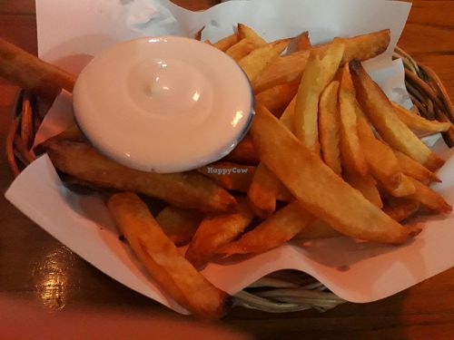 Fries with vegan mayo at Maya Burger Queen in Pai
