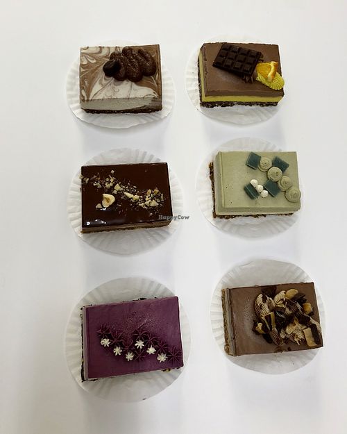 Six Pack at Cake What Else in Berlin