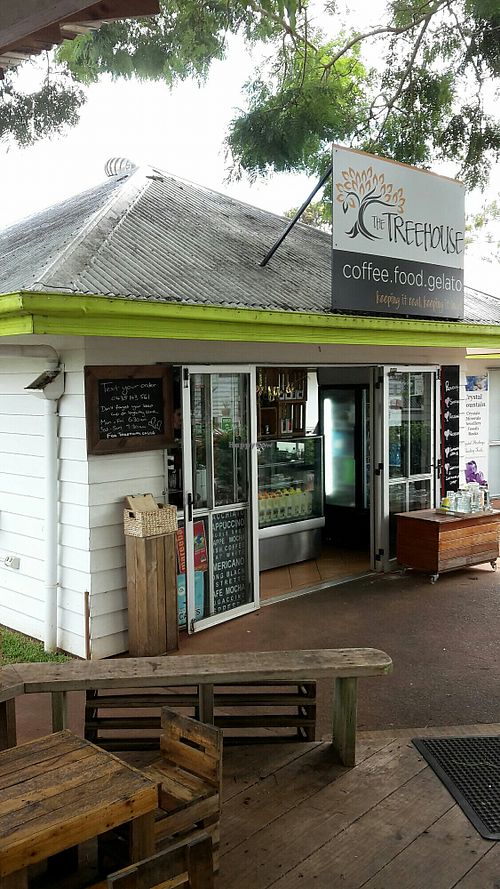 Street view at The TreeHouse in Tamborine Mountain