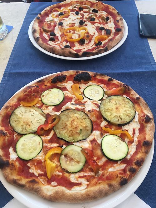 Pizza with vegan cheese 🧀  at Bahía Verde in Tenerife