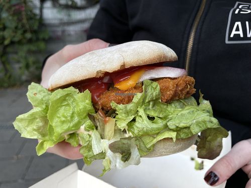 cheeseburger at Apple & Eve in Hamburg