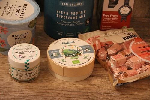 Coup de coeur pour le large choix de fromage végétalien at Marguerite & Cow in Amiens