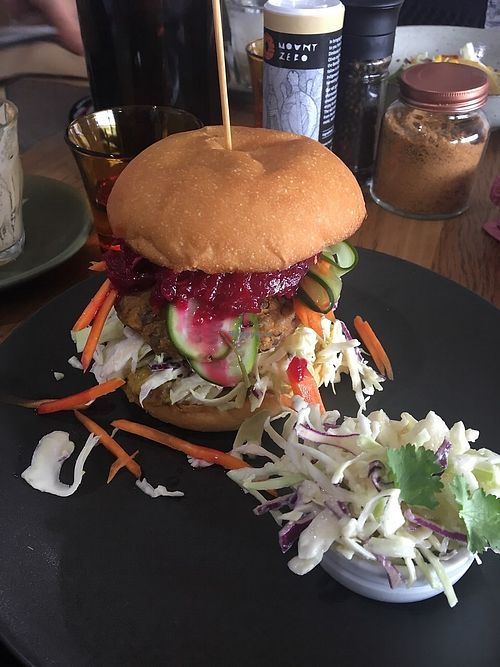 Burger at The Grantville General in Grantville