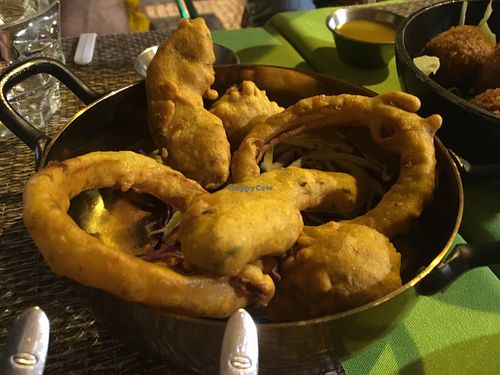 Fried onion, farinheira and avocado at Veganapati in Lisbon